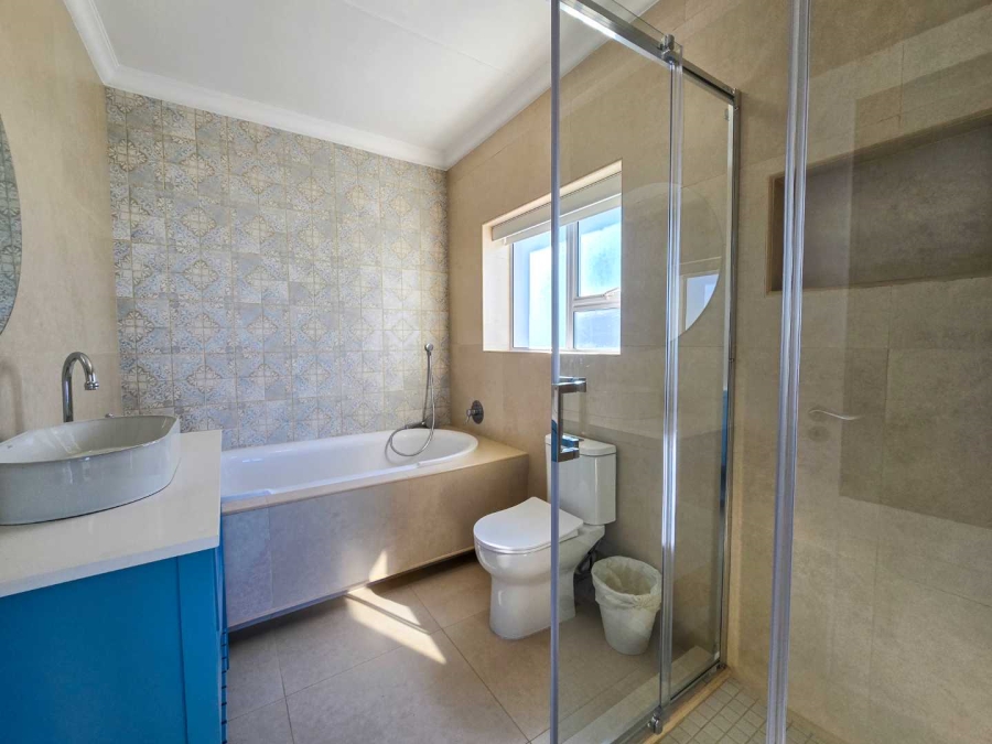 4 Bedroom Property for Sale in Stilbaai Oos Western Cape